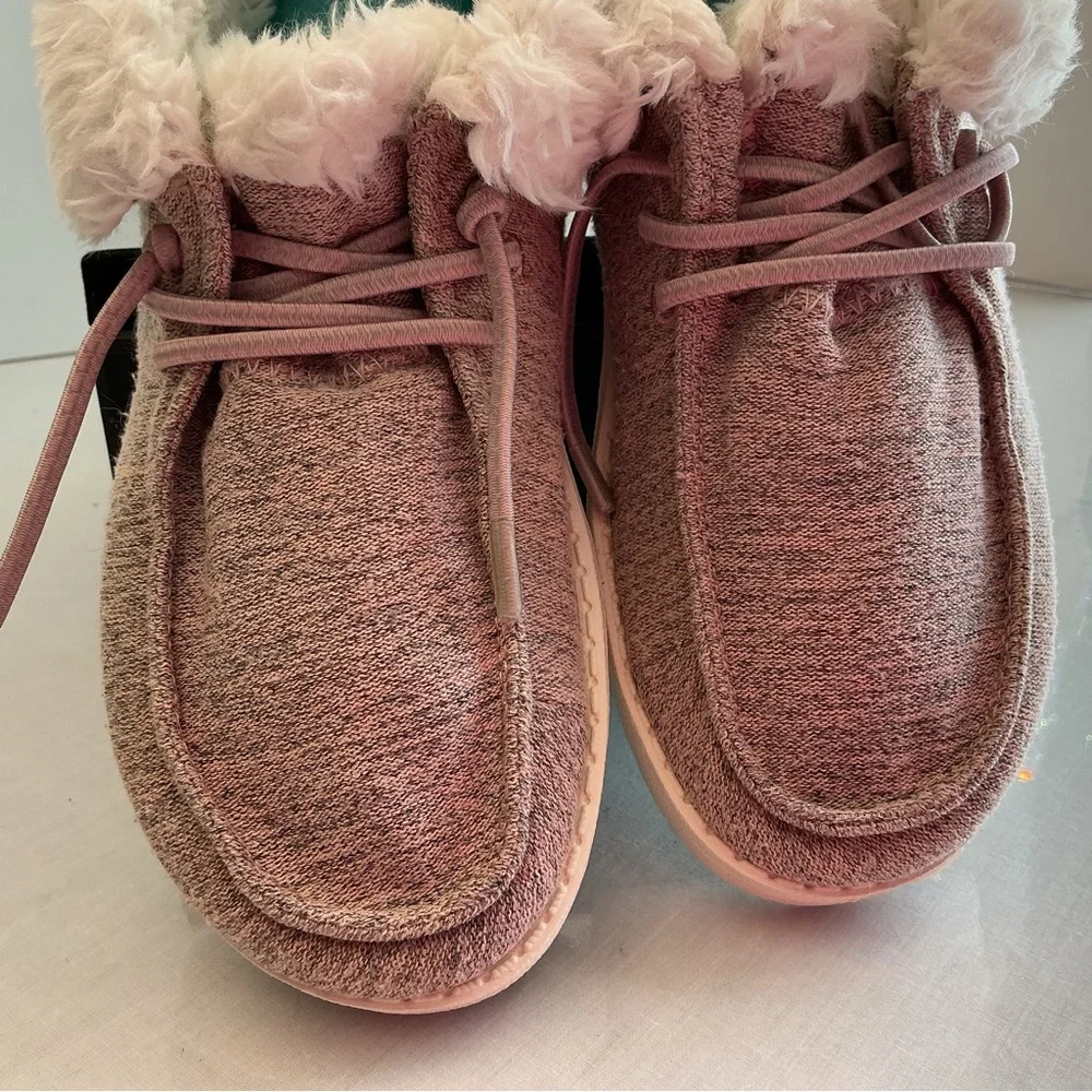 HEYDUDE Wendy Faux Fur Lined Slip On Pink Youth Y2/L3 Cozy Casual
